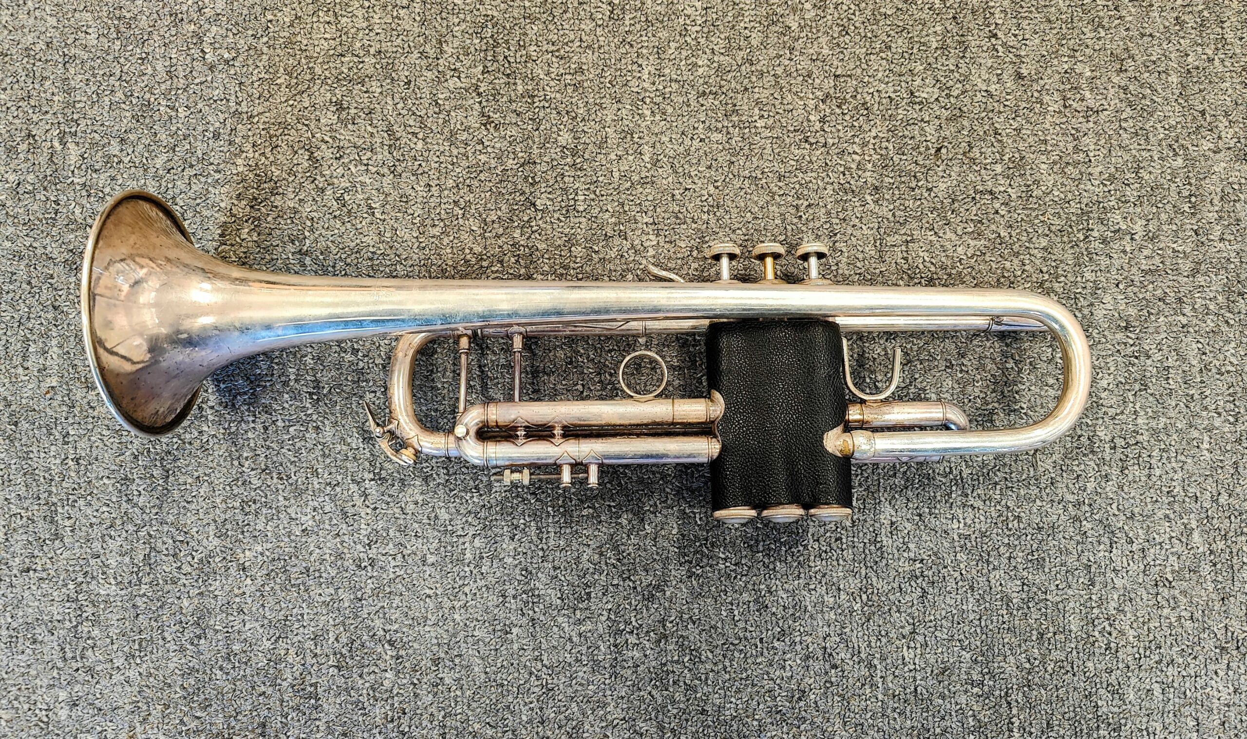 超特価お得BACH Stradivarius　MODEL37 トランペット 本体